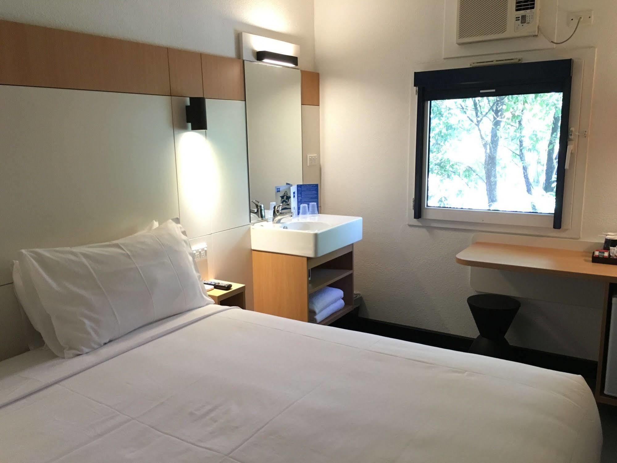 Ibis Budget - Enfield Sidney Exterior foto